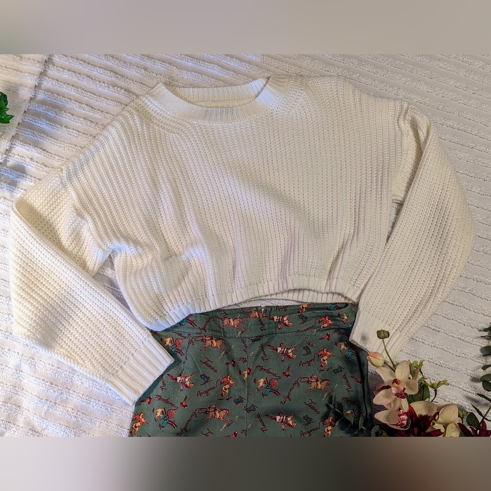 {Shein} Cropped Cream Sweater